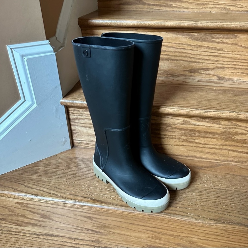Tory Burch size 8 Navy Rain Boots